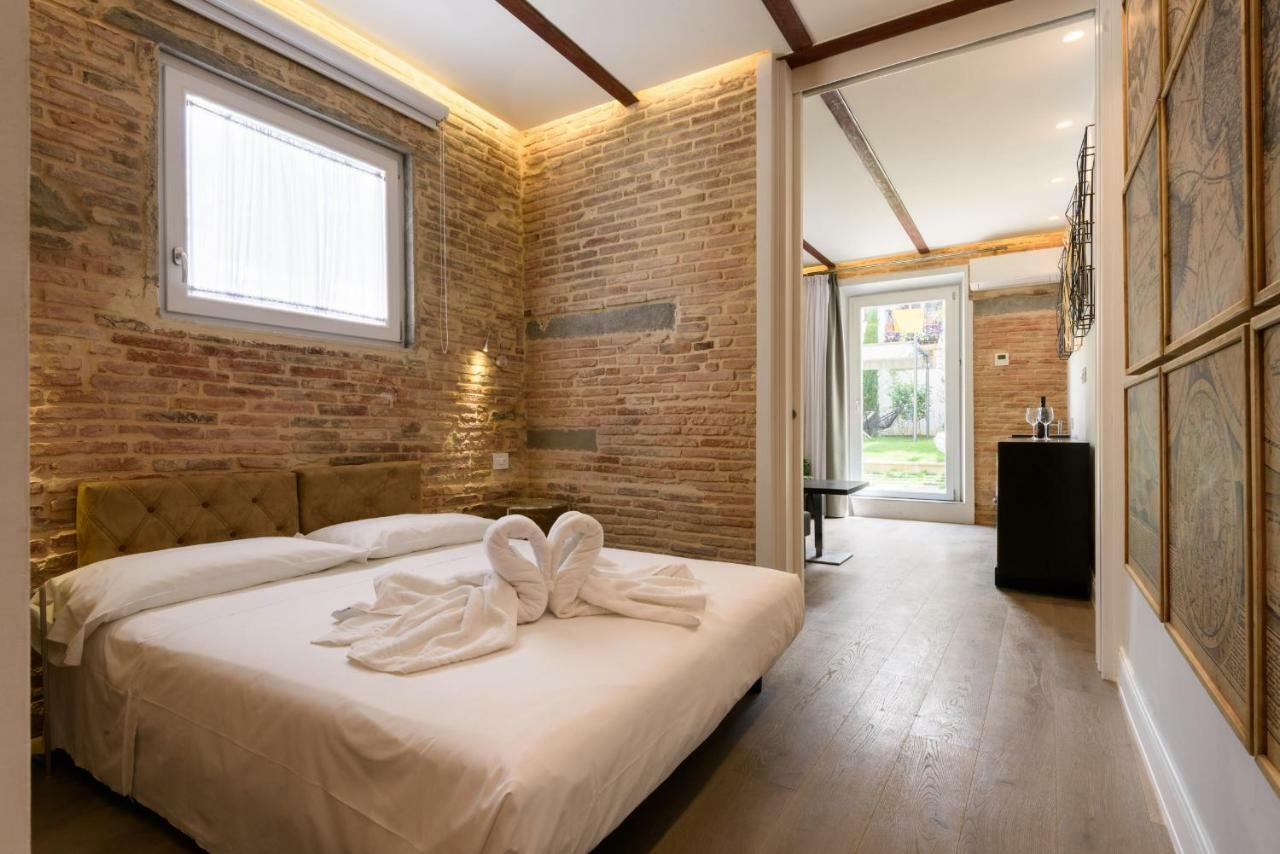 Vivaldi Luxury Suites Флоренция Экстерьер фото